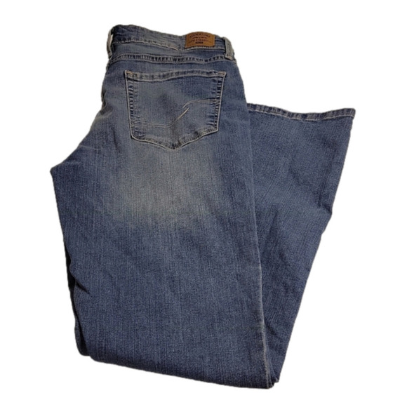 Signature by Levi Strauss Denim - 𝅺levi Signature Gold totally shaping straight size 8M